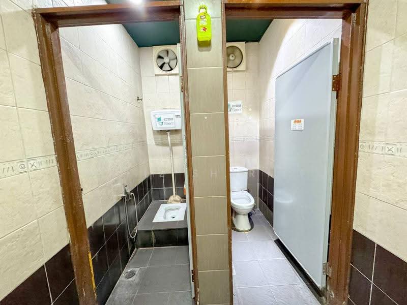 Kedai untuk Disewa di Desa Sri Hartamas (Sri Hartamas) - Hafiz Shariff - Bathroom - PropertyGuru.com.my