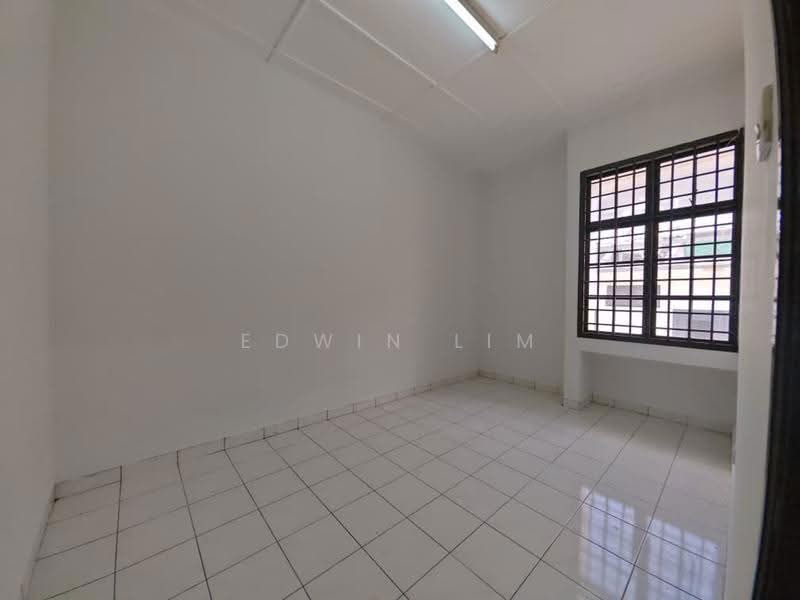 1.5-storey Terraced House for Rent in Taman Molek (Johor Bahru) - Edwin Lim - Interior - PropertyGuru.com.my