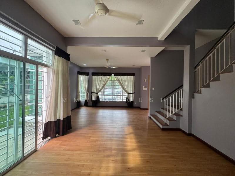 Semi-Detached House for Sale in Semenyih (Selangor) - Jimmy Augustin - Living Room - PropertyGuru.com.my