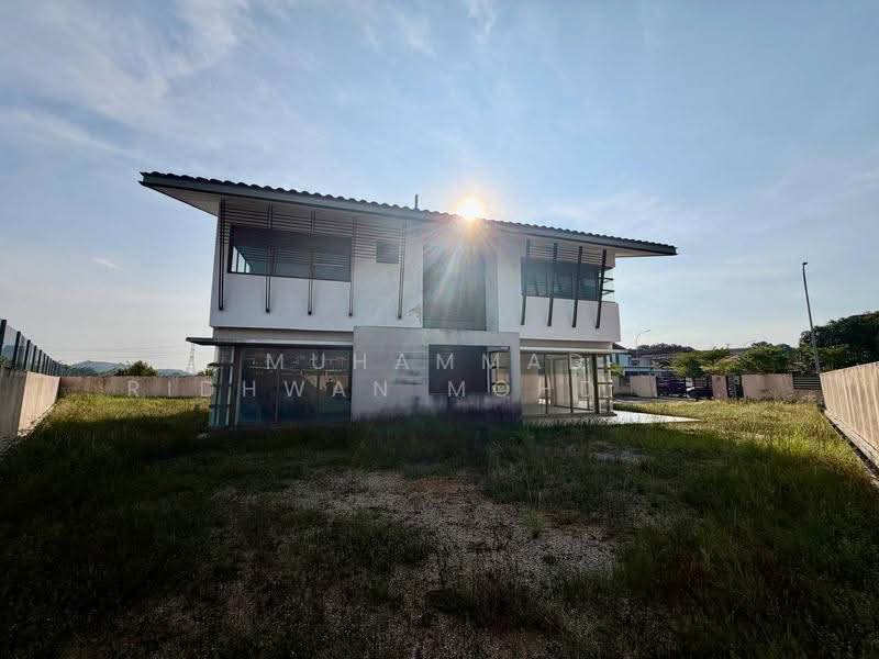Bungalow House for Sale in Bandar Seri Putra (Bangi) - Muhammad Ridhwan Mohd Huzairi - Exterior - PropertyGuru.com.my