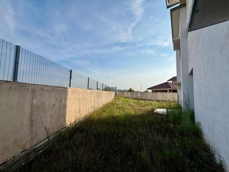 Bungalow House for Sale in Bandar Seri Putra (Bangi) - Muhammad Ridhwan Mohd Huzairi - Exterior - PropertyGuru.com.my