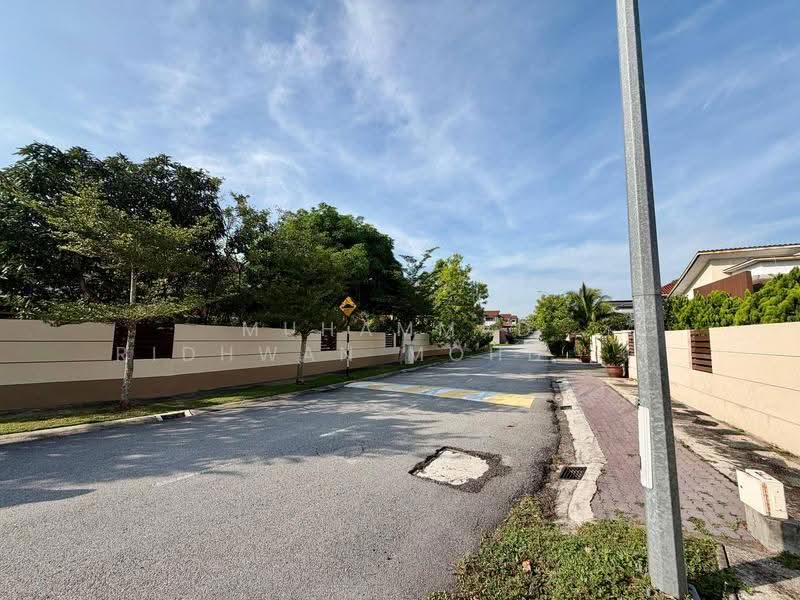 Bungalow House for Sale in Bandar Seri Putra (Bangi) - Muhammad Ridhwan Mohd Huzairi - Exterior - PropertyGuru.com.my