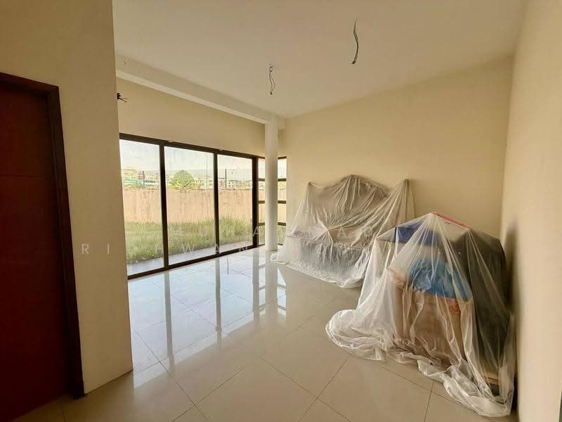 Bungalow House for Sale in Bandar Seri Putra (Bangi) - Muhammad Ridhwan Mohd Huzairi - Living Room - PropertyGuru.com.my