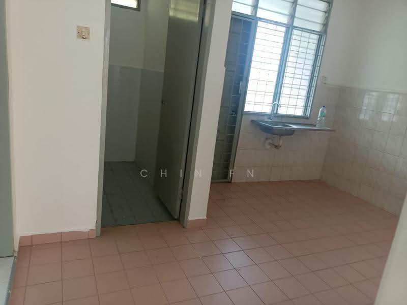 Pangsapuri untuk Dijual di Taman Saujana Puri - CHIN FN - Kitchen - PropertyGuru.com.my