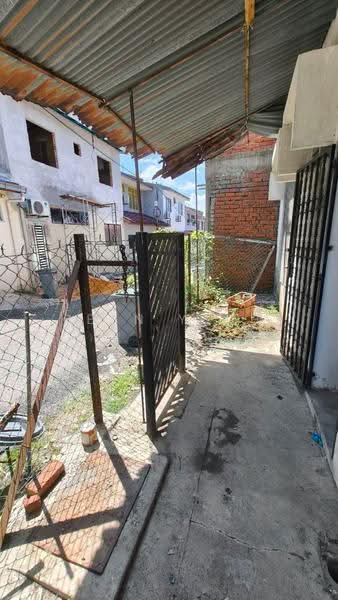 Rumah Teres 2-Tingkat untuk Dijual di Taman Molek (Johor Bahru) - Sean Yeoh - Exterior - PropertyGuru.com.my
