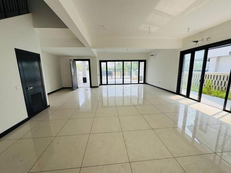 Rumah Berkembar untuk Dijual di Elmina (Shah Alam) - Azizol . - Living Room - PropertyGuru.com.my