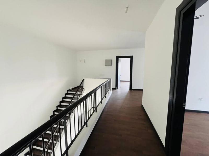 Rumah Berkembar untuk Dijual di Elmina (Shah Alam) - Azizol . - Corridor - PropertyGuru.com.my
