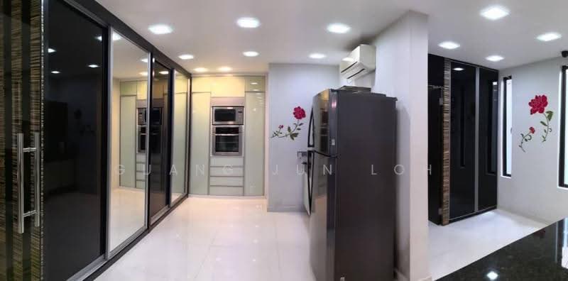 Semi-Detached House for Sale in Taman Pelangi (Johor Bahru) - Guang Jun Loh - Kitchen - PropertyGuru.com.my