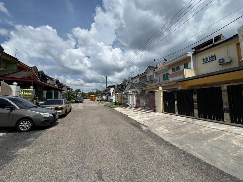 2-storey Terraced House for Sale in Johor Bahru (Johor) - Chloe Chin - Exterior - PropertyGuru.com.my