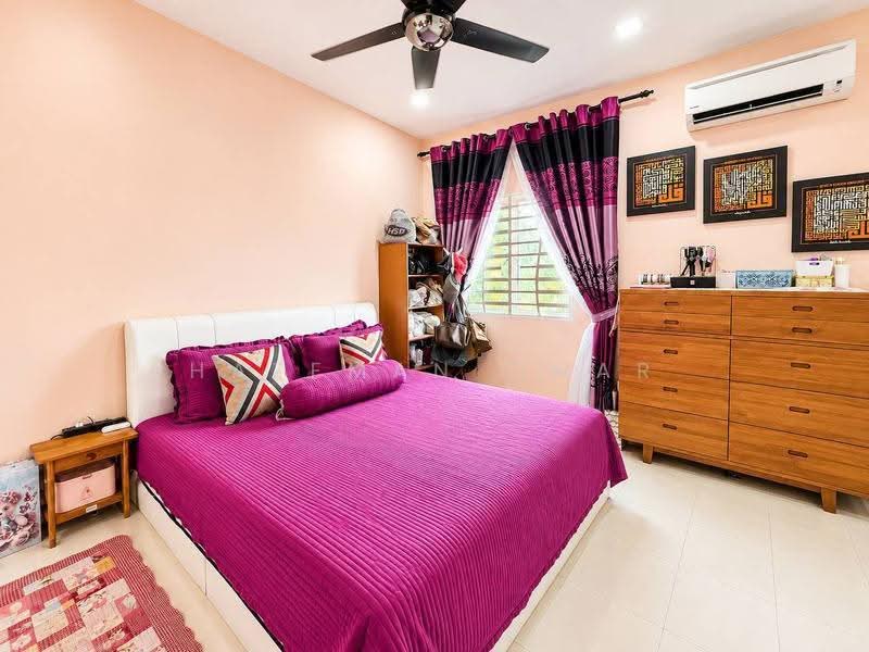 Apartment for Sale at Aronia - Hazeman Omar - Bedroom - PropertyGuru.com.my
