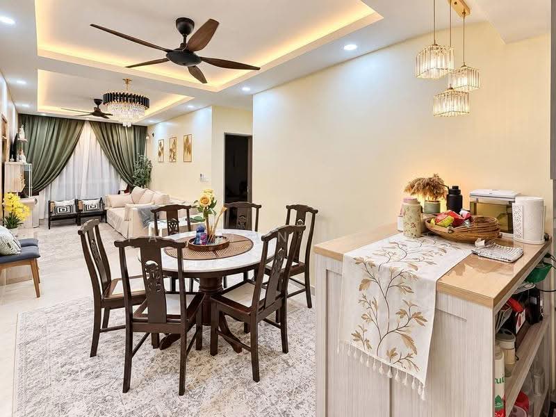 Apartment for Sale at Aronia - Hazeman Omar - Dining Room - PropertyGuru.com.my