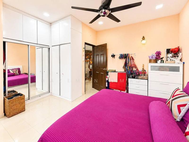 Apartment for Sale at Aronia - Hazeman Omar - Bedroom - PropertyGuru.com.my