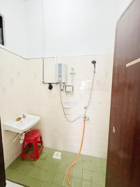Rumah Teres 1-Tingkat untuk Disewa di Taman Daya (Johor Bahru) - Foo Jun Tao - Bathroom - PropertyGuru.com.my