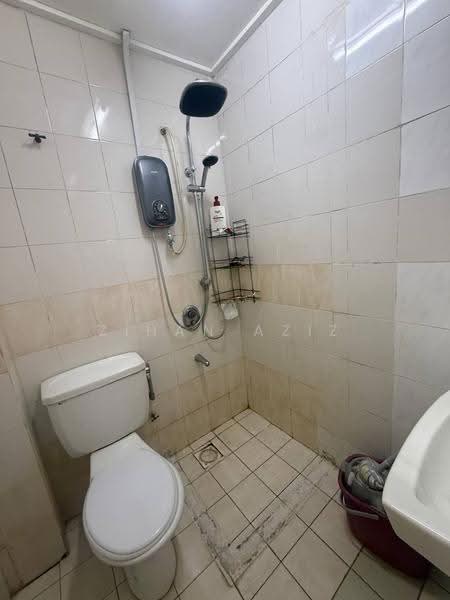 2-storey Terraced House for Rent in Subang Bestari (Shah Alam) - Zihan Aziz - Bathroom - PropertyGuru.com.my