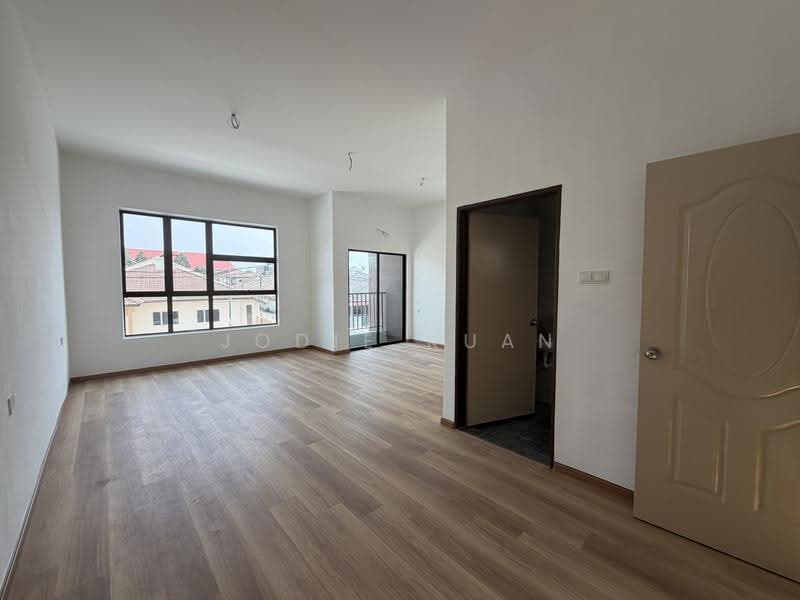 2-storey Terraced House for Sale in Bandar Cyber Ipoh (Bandar Siber) (Ipoh) - Jodie Kuan - Master Bedroom - PropertyGuru.com.my