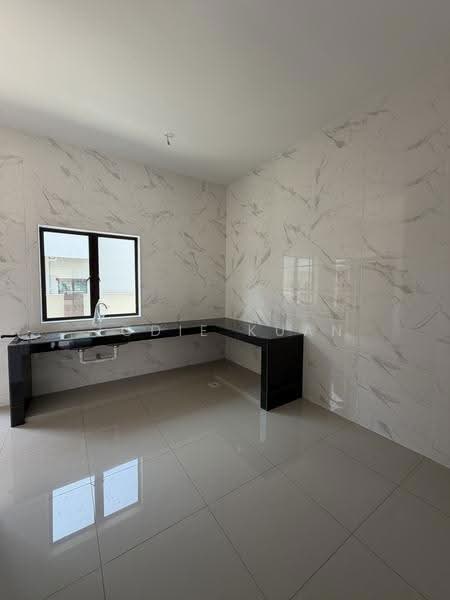 2-storey Terraced House for Sale in Bandar Cyber Ipoh (Bandar Siber) (Ipoh) - Jodie Kuan - Kitchen - PropertyGuru.com.my