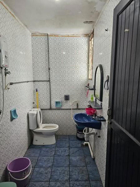 Rumah Berkembar untuk Dijual di Taman Meru (Klang) - KAREN SIA - Bathroom - PropertyGuru.com.my