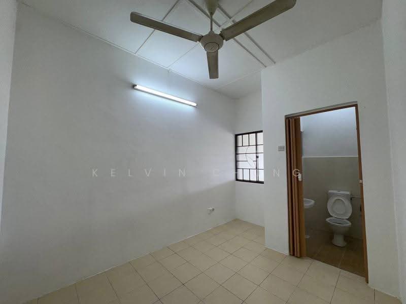 1-storey Terraced House for Sale in Seri Margosa (Ipoh) - Kelvin Chong - Bathroom - PropertyGuru.com.my