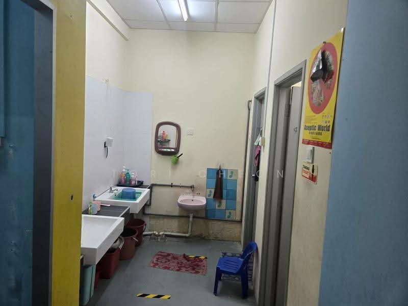 Kedai untuk Disewa di Bandar Seri Alam (Masai) - Tori Cheon - Bathroom - PropertyGuru.com.my