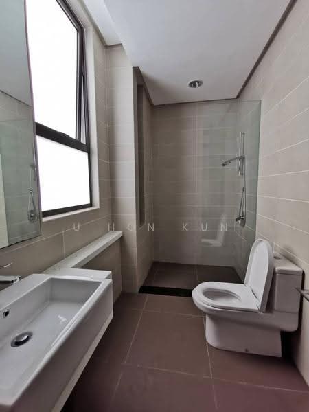 Rumah Teres untuk Dijual di Medini (Iskandar Puteri (Nusajaya)) - U Hon Kun - Bathroom - PropertyGuru.com.my