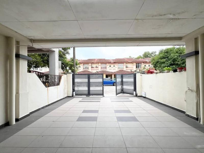 Rumah Teres 2-Tingkat untuk Dijual di Taman Putra Prima (Puchong) - Hazeman Omar - Exterior - PropertyGuru.com.my