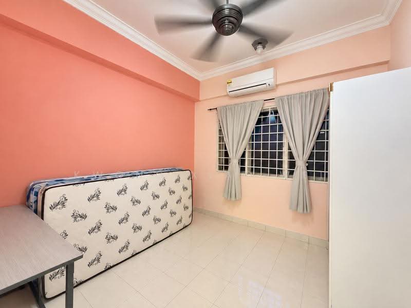 Pangsapuri untuk Disewa di Damansara Sutera - Kwong Xiao Wei - Bedroom - PropertyGuru.com.my