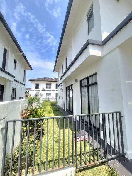 Semi-Detached House for Sale in Kuala Selangor (Selangor) - Rafedah Binti Abdul Aziz - Exterior - PropertyGuru.com.my