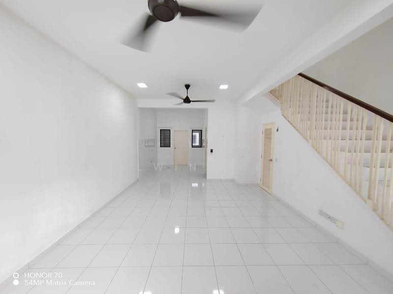 2-storey Terraced House for Sale in Setia Permai 1 (Setia Alam) - Alwin Lee - Living Room - PropertyGuru.com.my