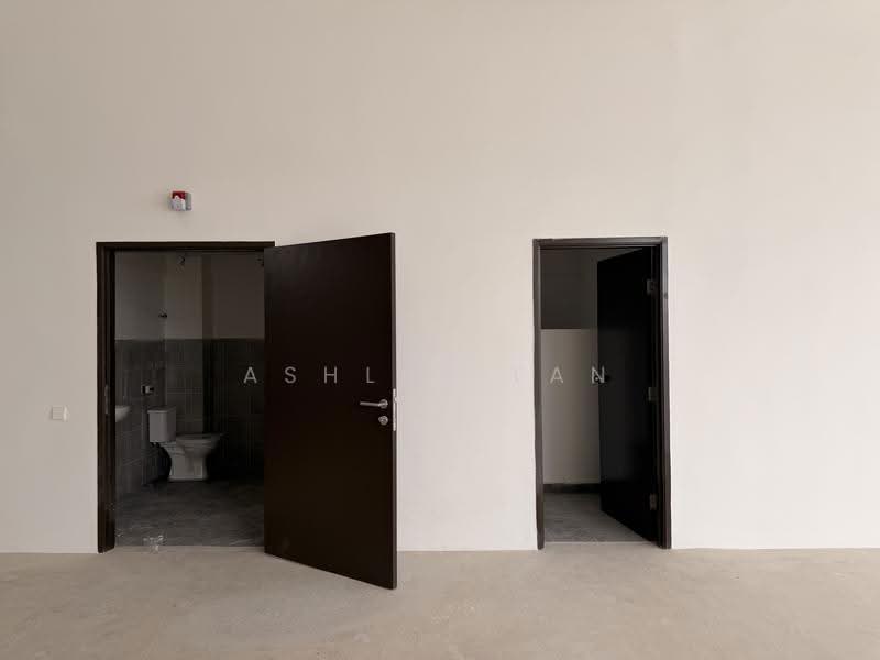 Factory for Sale in Batu Kawan (Penang) - Ashley Tan - Bathroom - PropertyGuru.com.my
