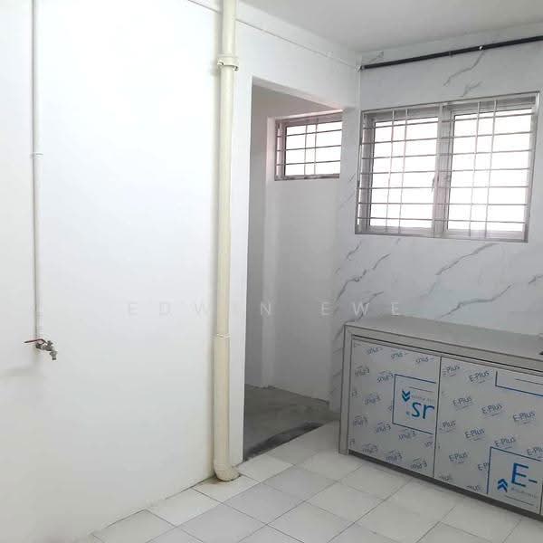 Flat for Rent at Taman Lip Sin Block 1, 3 & 5 - Edwin Ewe - Kitchen - PropertyGuru.com.my