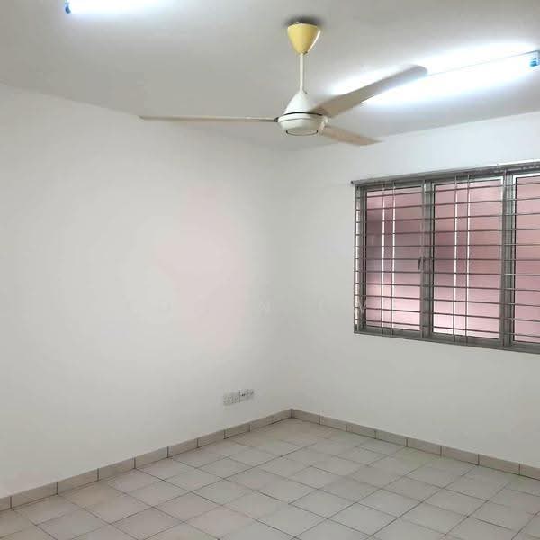 Flat for Rent at Taman Lip Sin Block 1, 3 & 5 - Edwin Ewe - Bedroom - PropertyGuru.com.my