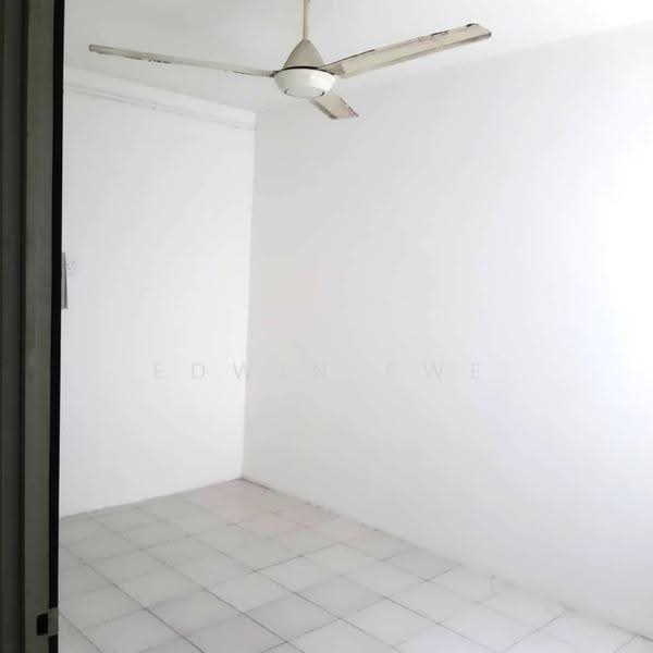 Flat for Rent at Taman Lip Sin Block 1, 3 & 5 - Edwin Ewe - Bedroom - PropertyGuru.com.my