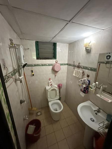 Apartment for Sale at Vista Pinggiran Apartment - JB Chong - PropertyGuru.com.my