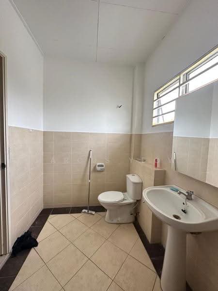 2-storey Terraced House for Rent in Seremban 2 (Negeri Sembilan) - Marcus Yeow - Bathroom - PropertyGuru.com.my