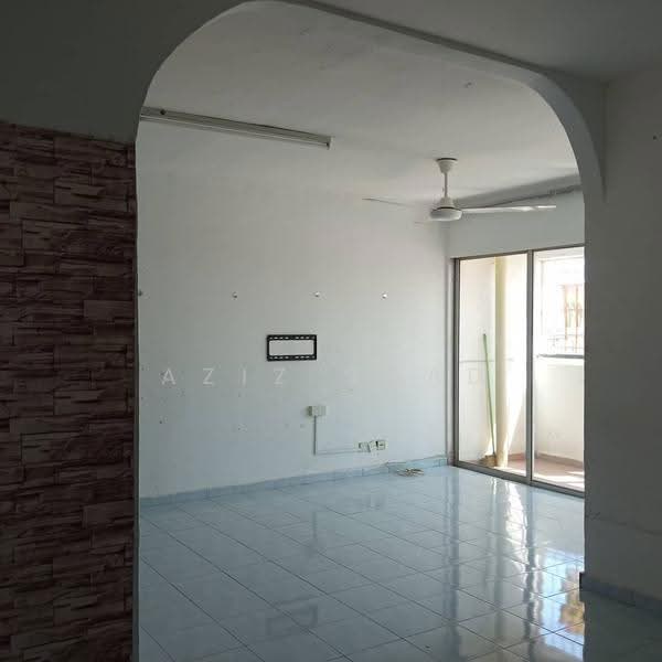 Pangsapuri untuk Dijual di Jasmin Apartment - Aziz Saad - Living Room - PropertyGuru.com.my