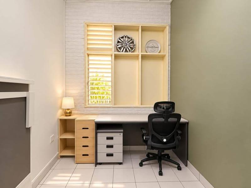 1.5-storey Terraced House for Sale in Taman Molek (Johor Bahru) - Alex Sieh - Study - PropertyGuru.com.my