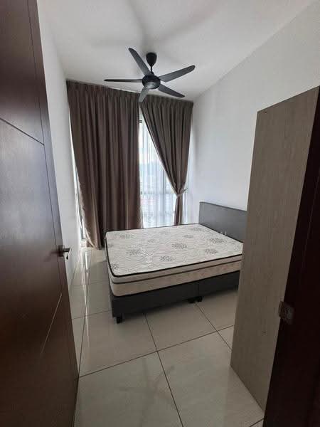Kondominium untuk Disewa di Queens Residences Q1 @ Queens Waterfront - Cane Low - Bedroom - PropertyGuru.com.my