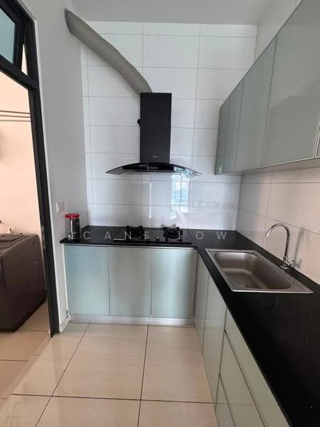 Kondominium untuk Disewa di Queens Residences Q1 @ Queens Waterfront - Cane Low - Kitchen - PropertyGuru.com.my