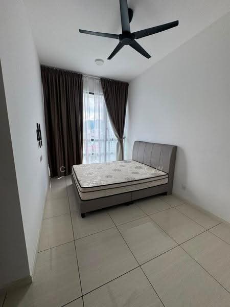 Kondominium untuk Disewa di Queens Residences Q1 @ Queens Waterfront - Cane Low - Bedroom - PropertyGuru.com.my