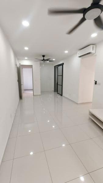 Kediaman Servis untuk Disewa di Kenwingston Platz - Zhi Hong Loh - Living Room - PropertyGuru.com.my