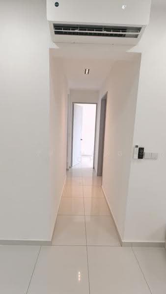 Kediaman Servis untuk Disewa di Kenwingston Platz - Zhi Hong Loh - Corridor - PropertyGuru.com.my
