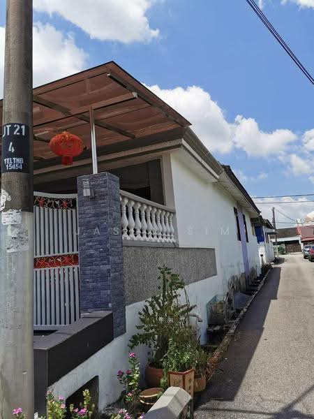 Rumah Teres 1-Tingkat untuk Dijual di Taman Johor Jaya (Johor Bahru) - Jason Sim - Exterior - PropertyGuru.com.my
