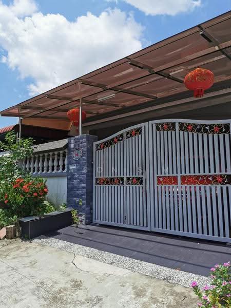 Rumah Teres 1-Tingkat untuk Dijual di Taman Johor Jaya (Johor Bahru) - Jason Sim - Exterior - PropertyGuru.com.my