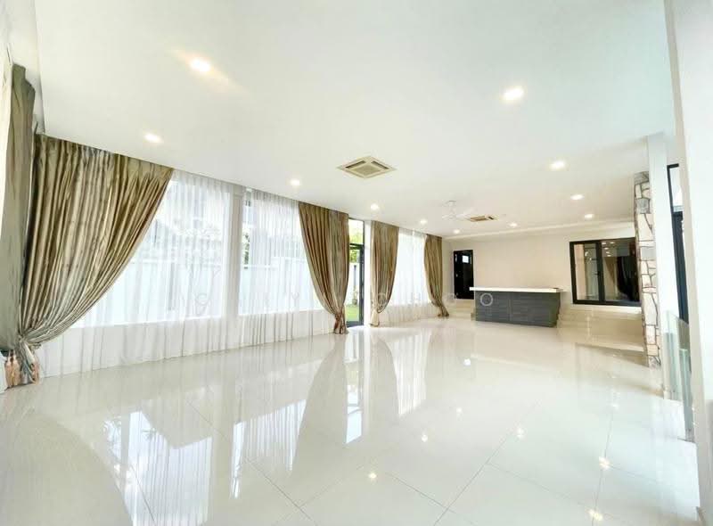 Bungalow House for Sale in Ampang (Selangor) - Caiyi Choo - Living Room - PropertyGuru.com.my