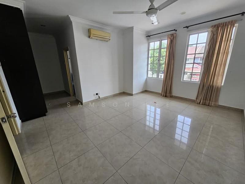 2-storey Terraced House for Sale in Kota Kemuning (Shah Alam) - Samson Lee - Living Room - PropertyGuru.com.my