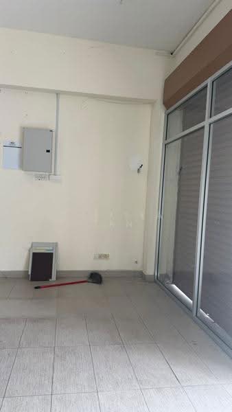 Shop for Rent in Seksyen U5 (Shah Alam) - Chelsea Tan - Interior - PropertyGuru.com.my