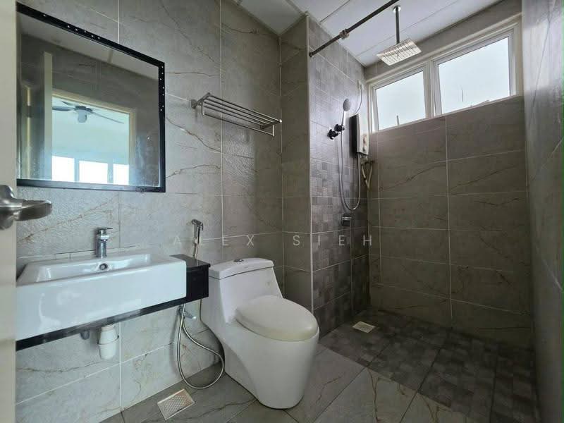 Service Residence for Rent at Pinnacle Tower - Alex Sieh - Bathroom - PropertyGuru.com.my
