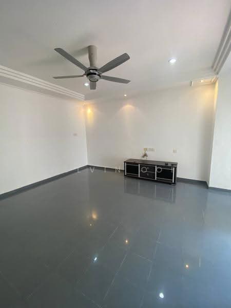 Rumah Teres 4-Tingkat untuk Dijual di Sungai Ara (Penang) - Kelvin Ooi - Living Room - PropertyGuru.com.my