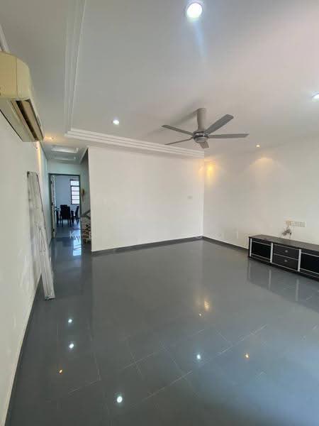 Rumah Teres 4-Tingkat untuk Dijual di Sungai Ara (Penang) - Kelvin Ooi - Living Room - PropertyGuru.com.my