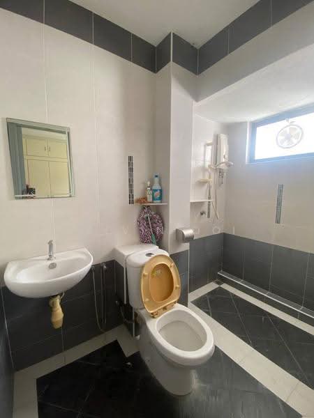 Rumah Teres 4-Tingkat untuk Dijual di Sungai Ara (Penang) - Kelvin Ooi - Bathroom - PropertyGuru.com.my